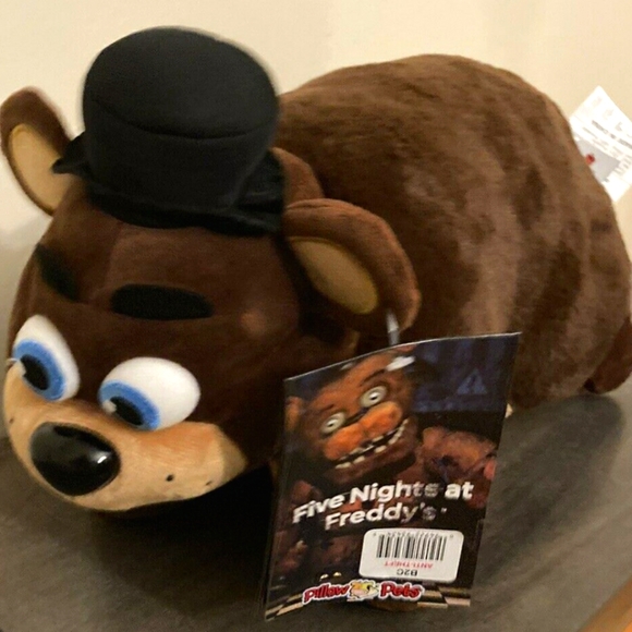 NWT GENUINE Pillow Pet Five Nights at Freddy's Pillow Pet Frazbear